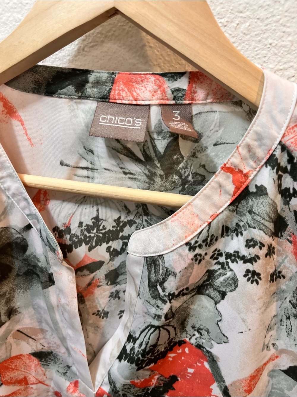 Chico's Coral and Gray Floral Tunic Blouse - Picture 2 of 9